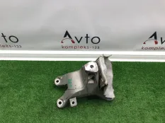 Кронштейн двигателя Audi A4