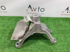 Кронштейн двигателя Audi A4