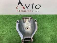 Кронштейн двигателя Audi A4