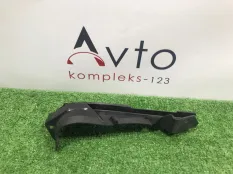 Уплотнитель капота Audi A6