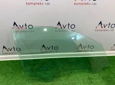 Стекло двери Audi Q3