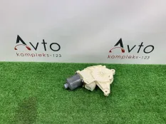 Моторчик стеклоподъемника Mercedes-Benz C-Class