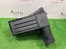 Корпус воздушного фильтра Audi Q3