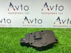 Сервопривод заслонок печки Mercedes-Benz E-Class