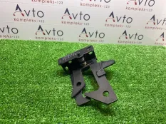 Крюк замка капота Mercedes-Benz C-Class