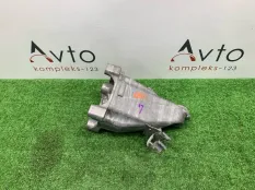 Кронштейн двигателя Mercedes-Benz E-Class