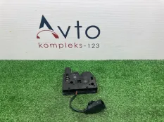 Замок капота Audi A1