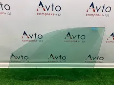 Стекло двери Audi Q3