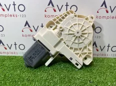 Моторчик стеклоподъемника Audi Q3