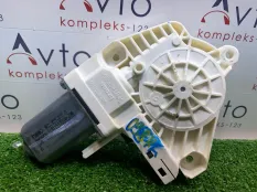 Моторчик стеклоподъемника Audi Q3