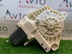 Моторчик стеклоподъемника Audi A4