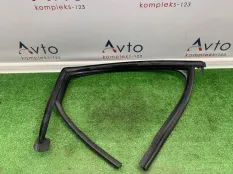 Уплотнитель двери Audi A4