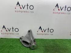 Кронштейн двигателя Audi A4