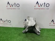 Кронштейн двигателя Audi A4