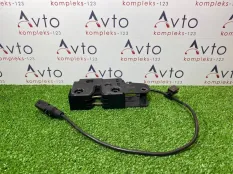 Замок капота Audi A4