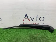 Поводок стеклоочистителя Audi Q3