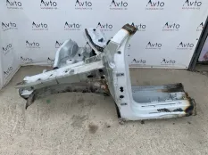 Лонжерон Audi Q3