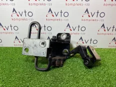 Петля двери Audi A3