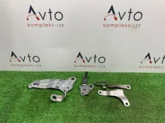 Кронштейн двигателя Mercedes-Benz B-Class