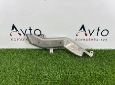 Защита топливных трубок Audi A6