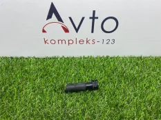 Штуцер омывателя Volkswagen Golf