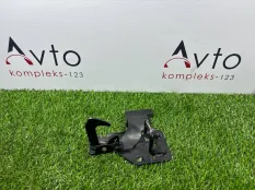 Крючок капота Porsche Cayenne