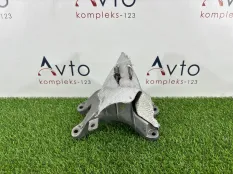 Кронштейн двигателя Audi A6