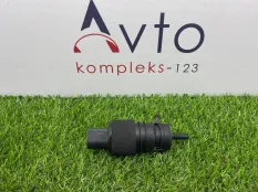 Насос омывателя Audi A8