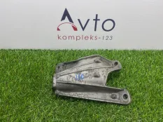 Кронштейн двигателя Audi A8