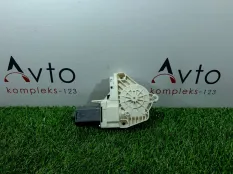 Моторчик стеклоподъемника Audi A6