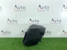 Корпус воздушного фильтра Audi A8