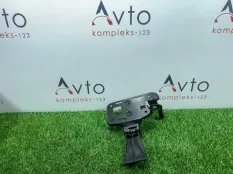 Крюк замка капота Audi Q5