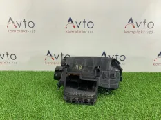 Корпус воздушного фильтра Mercedes-Benz C-Class