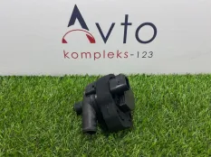 Насос водяной (помпа) Mercedes-Benz C-Class