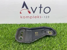 Кронштейн рычага Skoda Rapid