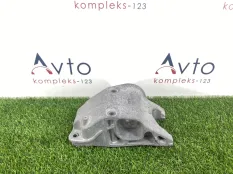 Кронштейн двигателя Mercedes-Benz A-Class