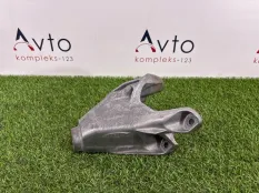 Кронштейн двигателя Audi A4