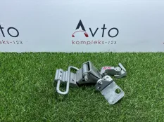 Петля двери Audi A6