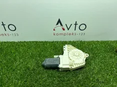 Моторчик стеклоподъемника Audi A6