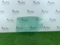 Стекло двери Audi A4