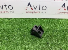 Кронштейн радиатора Audi A8