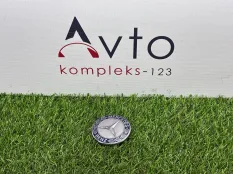 Эмблема Mercedes-Benz C-Class