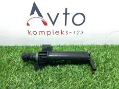 Форсунка омывателя фар Audi S4