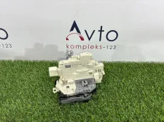 Замок двери Volkswagen Touareg