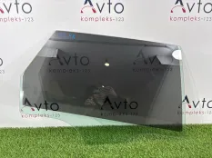 Стекло двери Audi A4