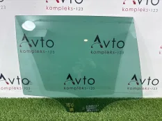 Стекло двери Volkswagen Golf