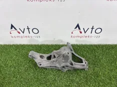 Кронштейн компрессора кондиционера BMW 1-Series