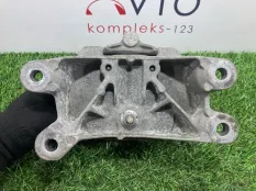 Подушка АКПП Audi S4