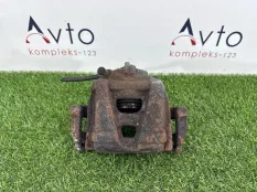 Суппорт тормозной Audi Q3