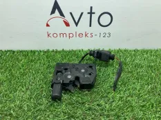 Замок капота Audi Q3